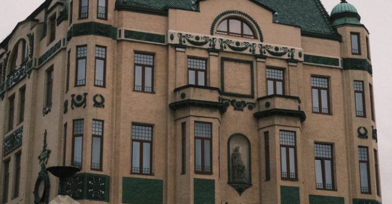 Budget Hotels Belgrade - Facade of the Hotel Moskva in Belgrade, Serbia