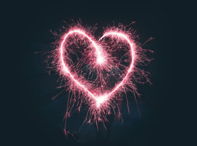 Belgrade Romance - heart shaped pink sparklers photography